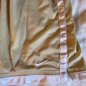 Nike Mens Gym Shorts. Tan size Large